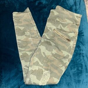 R&R Camo Jeans